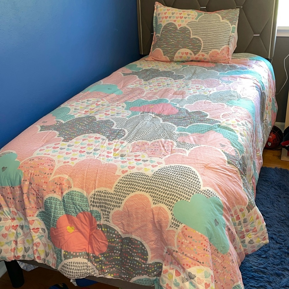 URBAN HABITAT KIDS Girly Euphoria Fluffy Clouds Pink Purple Comforter & Sham Set